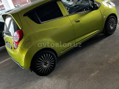Жёлто-зеленый Chevrolet Spark, 3 позиция 2015 года, КПП Автомат, в Ташкент за 6 600 y.e. id4919895