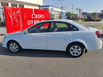 Белый Chevrolet Lacetti, 3 позиция 2021 года, КПП Автомат, в Ташкент за 13 000 y.e. id5136250