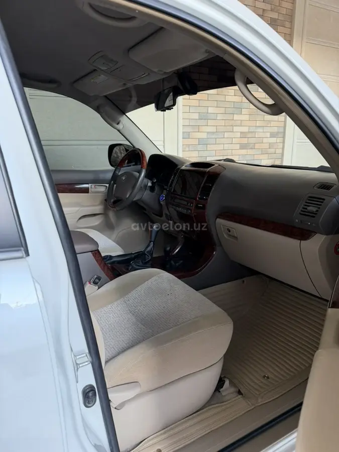 Toyota Land Cruiser Prado — 8