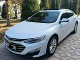 Белый Chevrolet Malibu 2 2019 года, КПП Автомат, в Ургенч за 19 250 y.e. id6735165, Фото №1