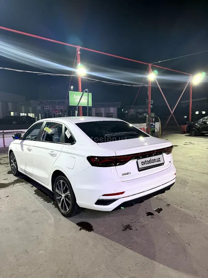 Geely Emgrand GSe — 3