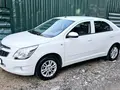 Белый Chevrolet Cobalt, 4 позиция 2019 года, КПП Автомат, в Ташкент за 10 500 y.e. id6579736