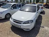 Белый Chevrolet Gentra, 3 позиция 2019 года, КПП Автомат, в Фергана за 10 900 y.e. id5213776, Фото №1