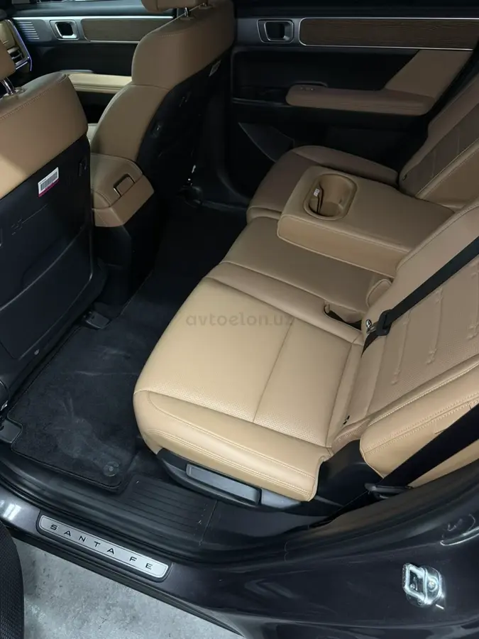 Hyundai Santa Fe — 5