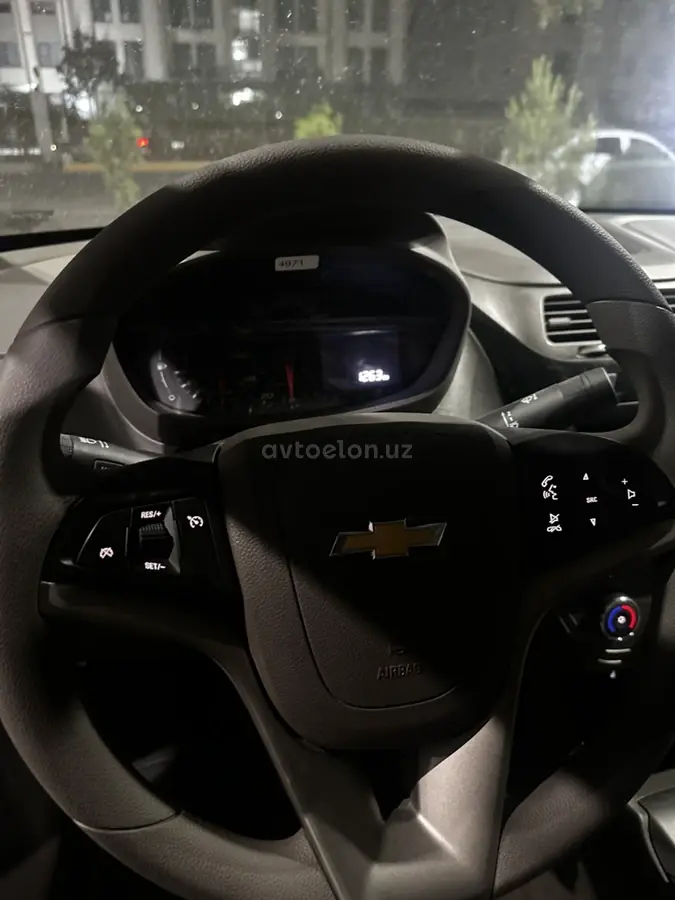 Chevrolet Cobalt 2026 — 4