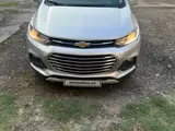 Серебристый Chevrolet Tracker, 3 позиция 2019 года, КПП Автомат, в Маргилан за 12 400 y.e. id5188380, Фото №1