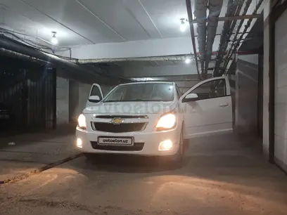 Белый Chevrolet Cobalt, 4 позиция 2023 года, КПП Автомат, в Ташкент за 12 500 y.e. id5203370