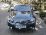 Мокрый асфальт Chevrolet Gentra, 3 позиция 2019 года, КПП Автомат, в Сарыасийский район за 11 800 y.e. id6741412, Фото №1