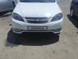 Белый Chevrolet Gentra, 3 позиция 2019 года, КПП Автомат, в Джизак за 11 500 y.e. id5196026, Фото №1