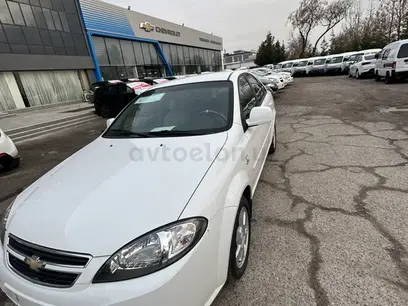 Белый Chevrolet Gentra, 3 позиция 2024 года, КПП Автомат, в Ташкент за 15 500 y.e. id4926222