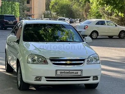 Белый Chevrolet Lacetti, 3 позиция 2009 года, КПП Автомат, в Ташкент за 7 100 y.e. id4971974