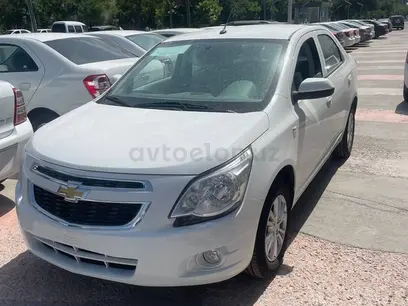 Белый Chevrolet Cobalt, 4 позиция 2024 года, КПП Автомат, в Ташкент за 12 600 y.e. id5217837