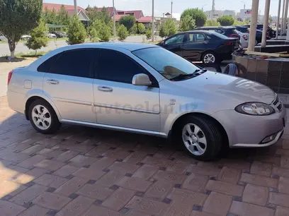 Серебристый Chevrolet Gentra, 3 позиция 2015 года, КПП Автомат, в Ташкент за 10 900 y.e. id3763480