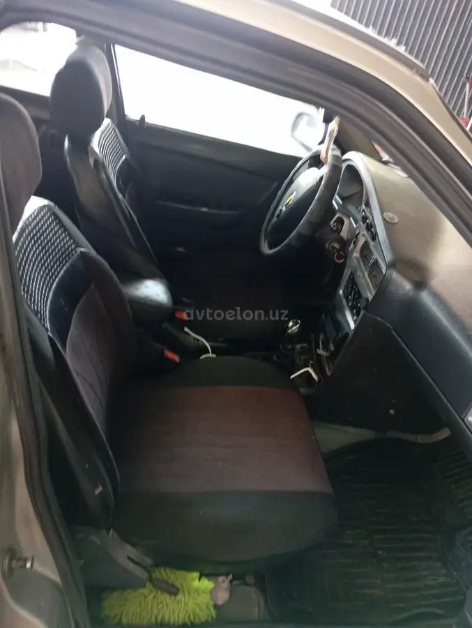 Daewoo Nexia II — 3