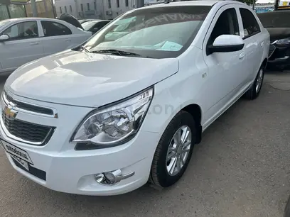 Белый Chevrolet Cobalt, 4 позиция 2023 года, КПП Автомат, в Ташкент за 13 600 y.e. id4995732
