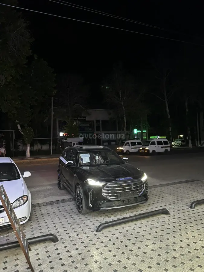 Jetour X70 Plus — 10