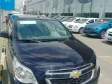 Тё̀мно-си́ний Chevrolet Cobalt, 4 позиция 2024 года, КПП Автомат, в Ташкент за 13 000 y.e. id5125458
