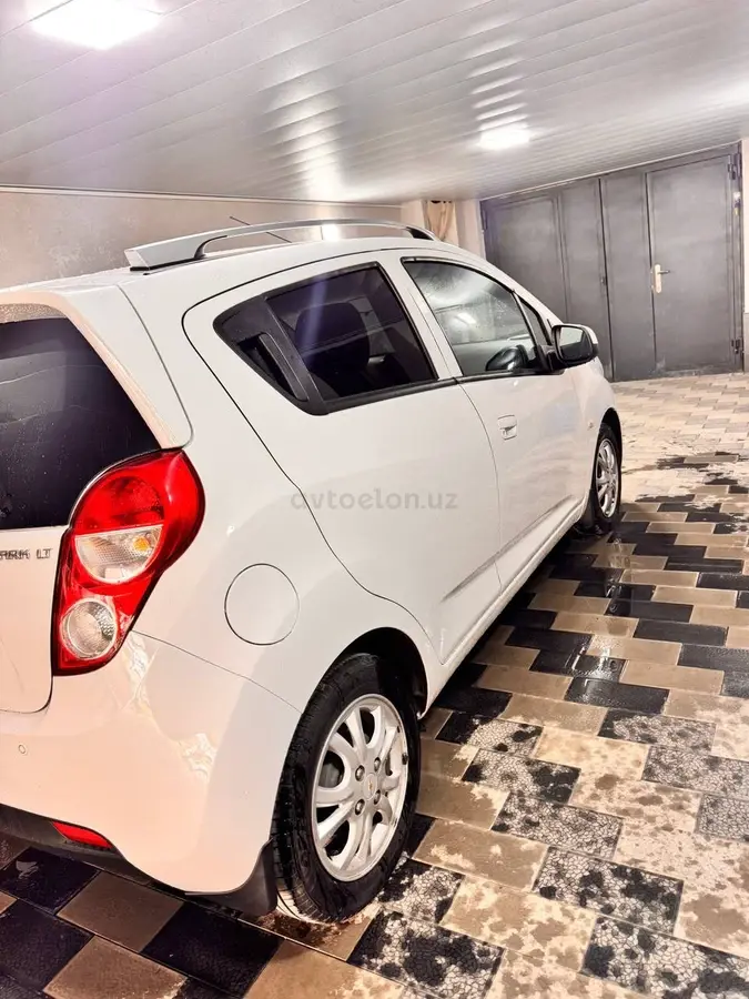 Chevrolet Spark 2022 — 3