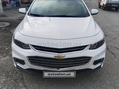 Белый Chevrolet Malibu 2 2018 года, КПП Автомат, в Фергана за 22 000 y.e. id4976881