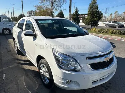 Белый Chevrolet Cobalt, 4 позиция 2024 года, КПП Автомат, в Ташкент за 13 100 y.e. id5142502