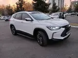 Белый Chevrolet Tracker, 3 позиция 2023 года, КПП Автомат, в Наманган за 17 200 y.e. id6768141, Фото №1