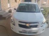 Белый Chevrolet Cobalt, 4 позиция 2024 года, КПП Автомат, в Бухара за 12 700 y.e. id5222527, Фото №1
