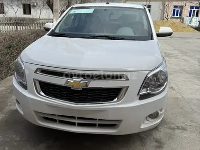 Белый Chevrolet Cobalt, 4 позиция 2025 года, КПП Автомат, в Самарканд за 12 600 y.e. id6153785
