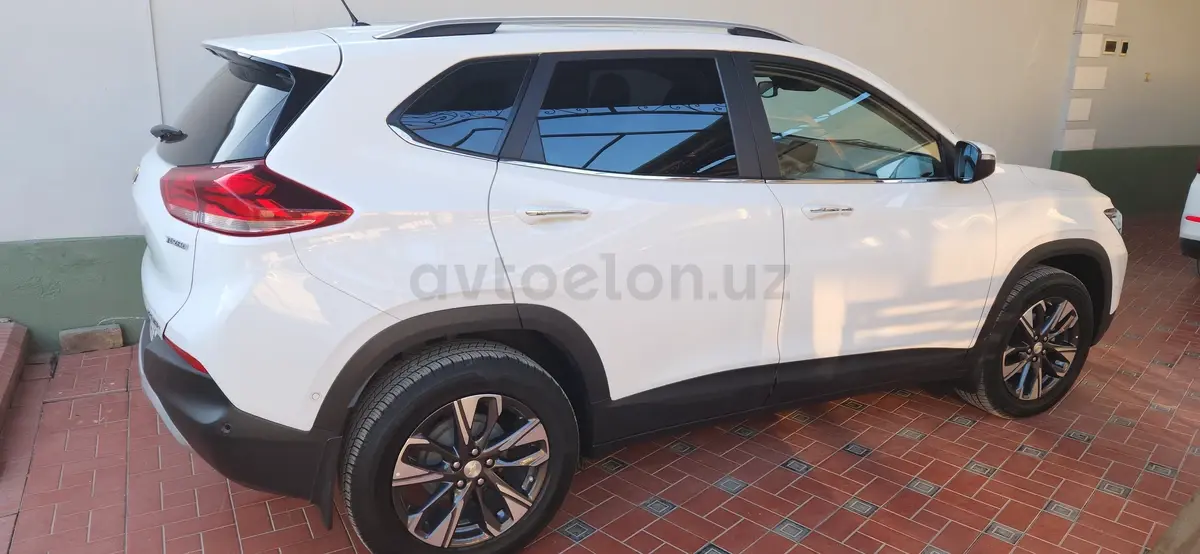 Chevrolet Tracker 2023 — 3