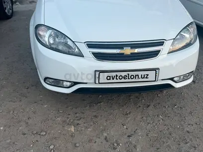 Белый Chevrolet Gentra, 3 позиция 2022 года, КПП Автомат, в Наманган за 12 800 y.e. id5208931