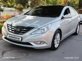 Серебристый Hyundai Sonata 2011 года, КПП Автомат, в Наманган за 16 800 y.e. id6583352, Фото №1
