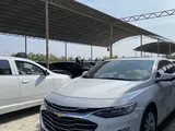 Chevrolet Malibu 2 2020 года, в Ургенч за ~25 786 y.e. id6641348, Фото №1