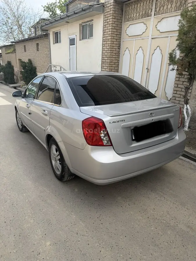 Daewoo Lacetti — 3