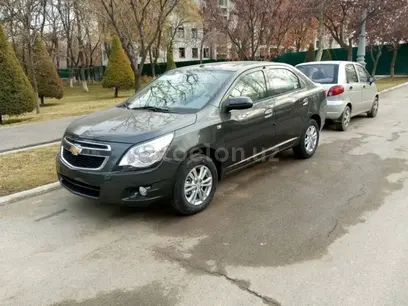 Мокрый асфальт Chevrolet Cobalt, 4 позиция 2024 года, КПП Автомат, в Ташкент за 12 400 y.e. id5212449