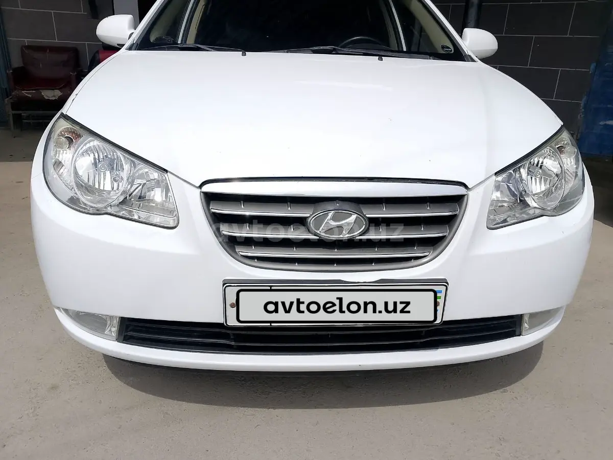 Hyundai Avante — 3