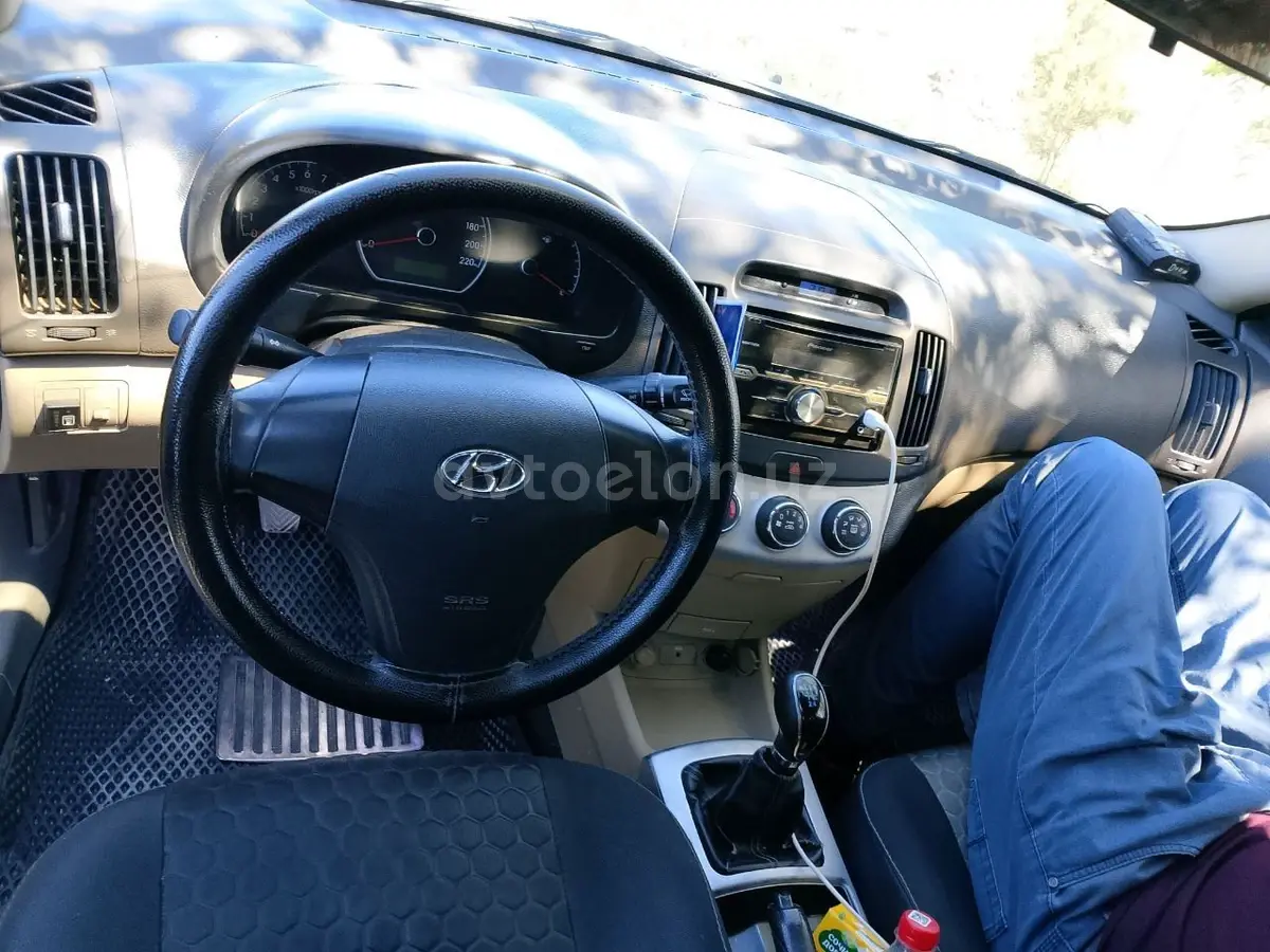 Hyundai Avante — 5