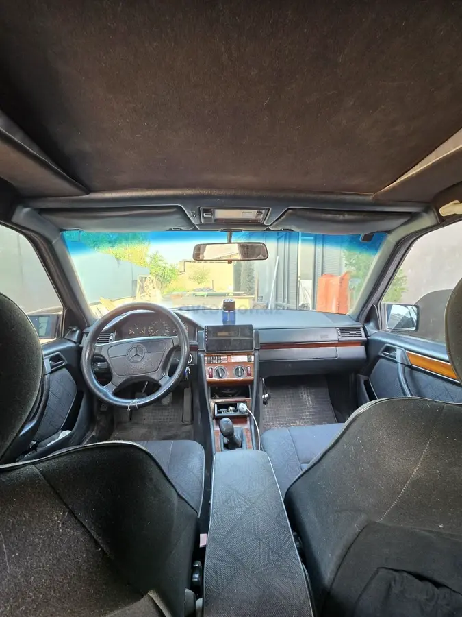 Mercedes-Benz E 230 — 5