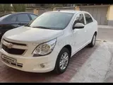 Белый Chevrolet Cobalt, 4 позиция 2022 года, КПП Автомат, в Карши за ~11 932 y.e. id5223463, Фото №1