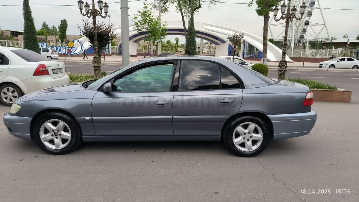 Opel Omega 2003 — 2