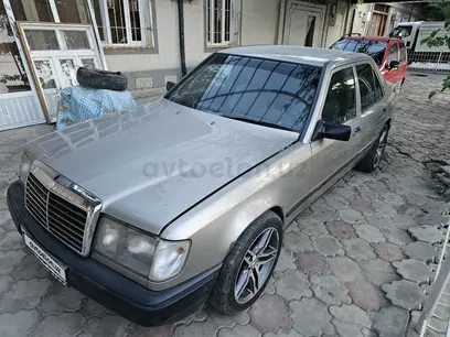 Mercedes-Benz E 300 1988 года, КПП Механика, в Бухара за 2 800 y.e. id5167665