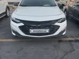 Белый Chevrolet Malibu 2 2020 года, КПП Автомат, в Ташкент за 22 000 y.e. id6449489, Фото №1
