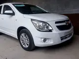 Белый Chevrolet Cobalt, 4 позиция 2024 года, КПП Автомат, в Наманган за 12 700 y.e. id5211049, Фото №1