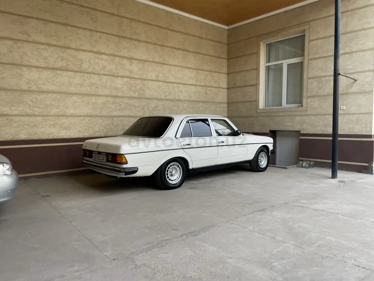 Mercedes-Benz E 250 — 2