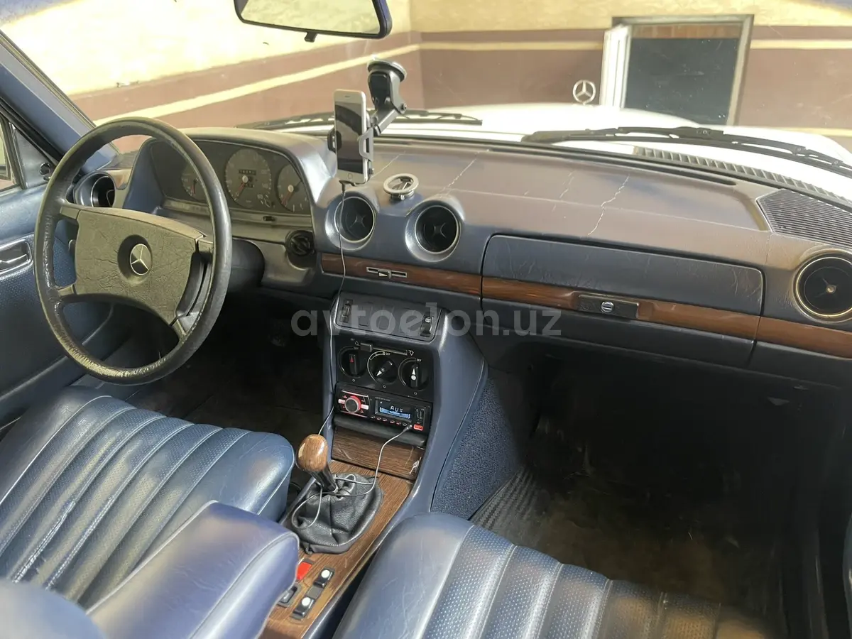 Mercedes-Benz E 250 — 4