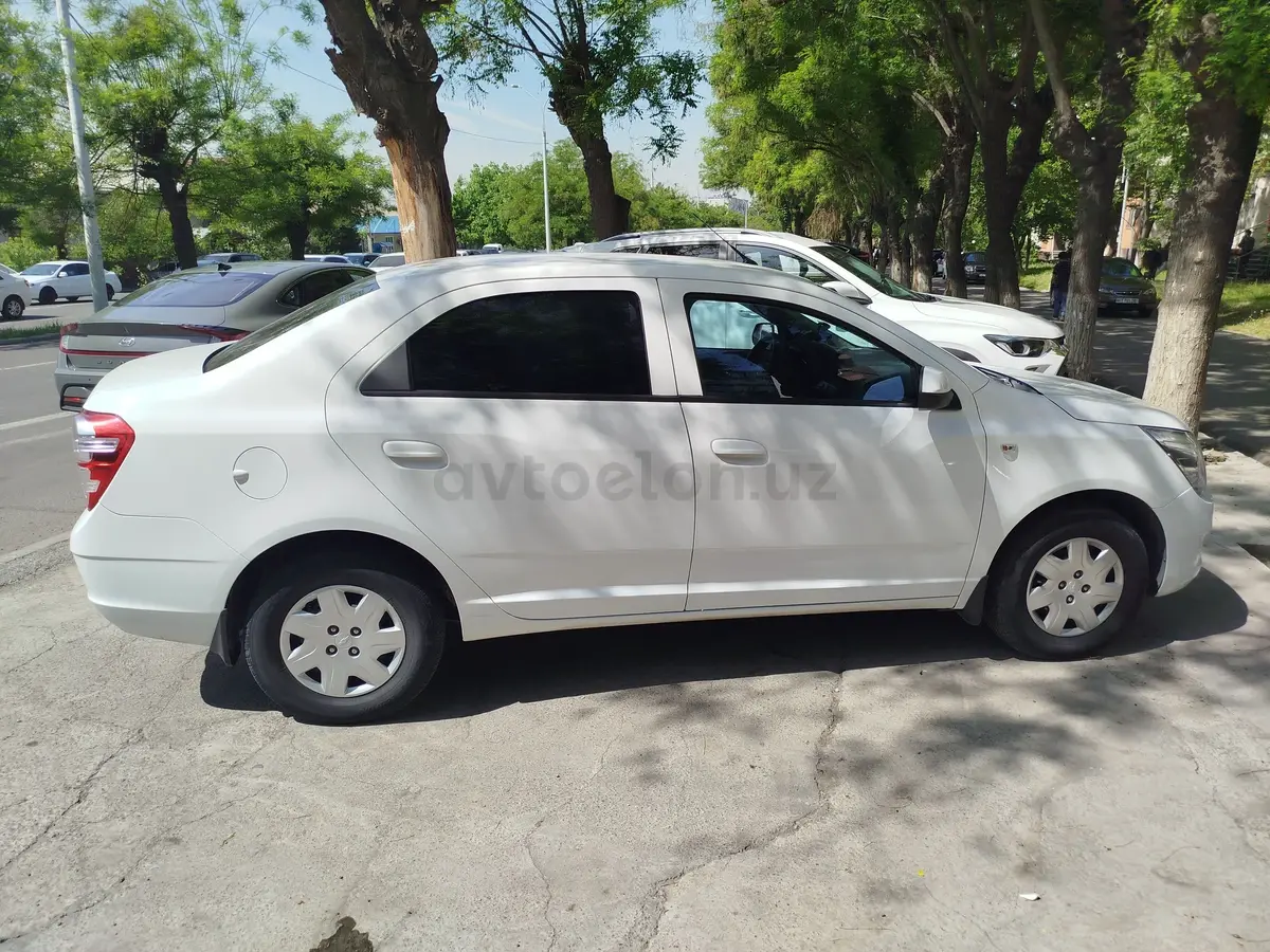 Chevrolet Cobalt 2022 — 4