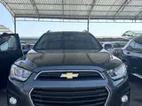 Мокрый асфальт Chevrolet Captiva, 4 позиция 2017 года, КПП Автомат, в Ташкент за 19 299 y.e. id5204441, Фото №1