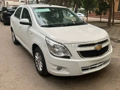Белый Chevrolet Cobalt, 4 позиция 2024 года, КПП Автомат, в Термез за ~11 611 y.e. id5127720
