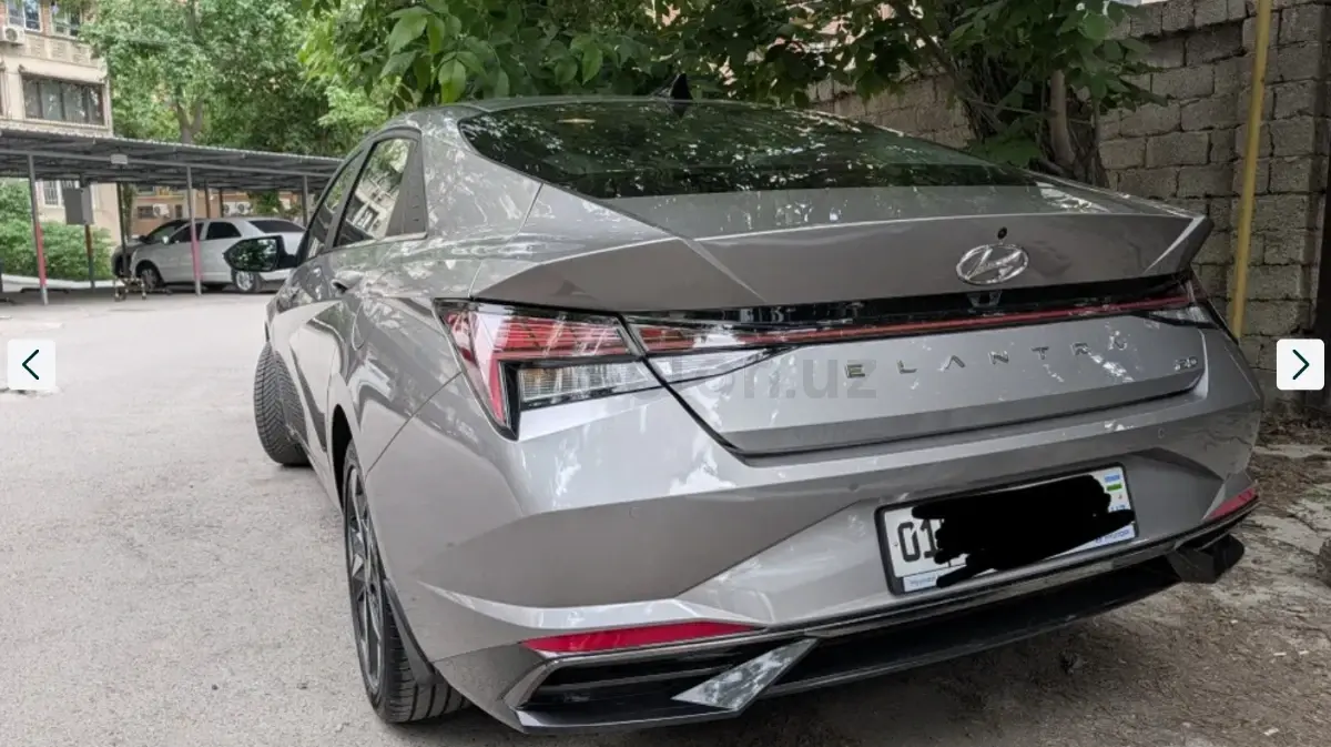 Hyundai Elantra — 2