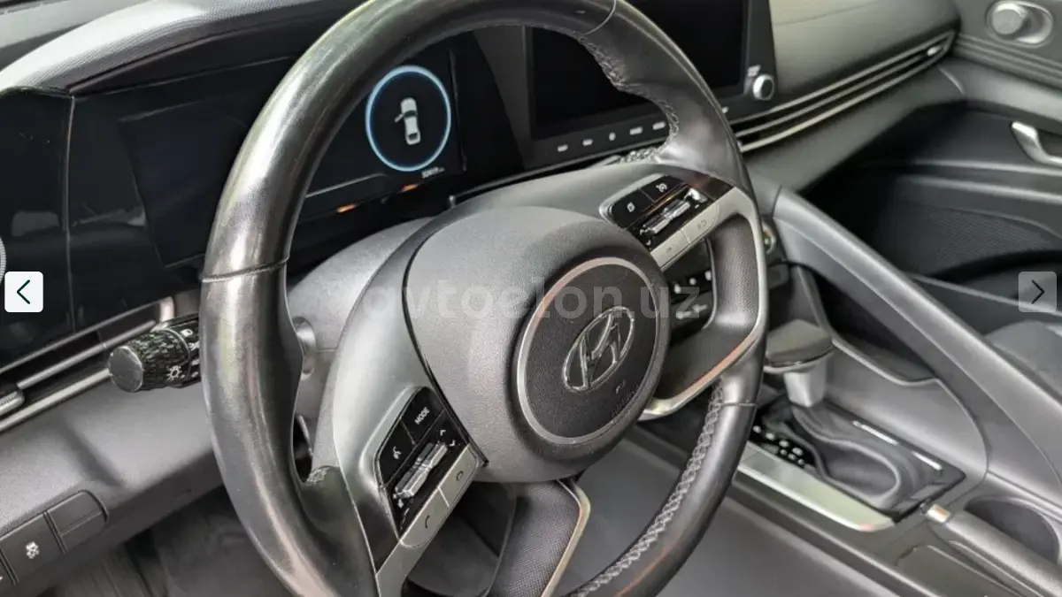 Hyundai Elantra — 3