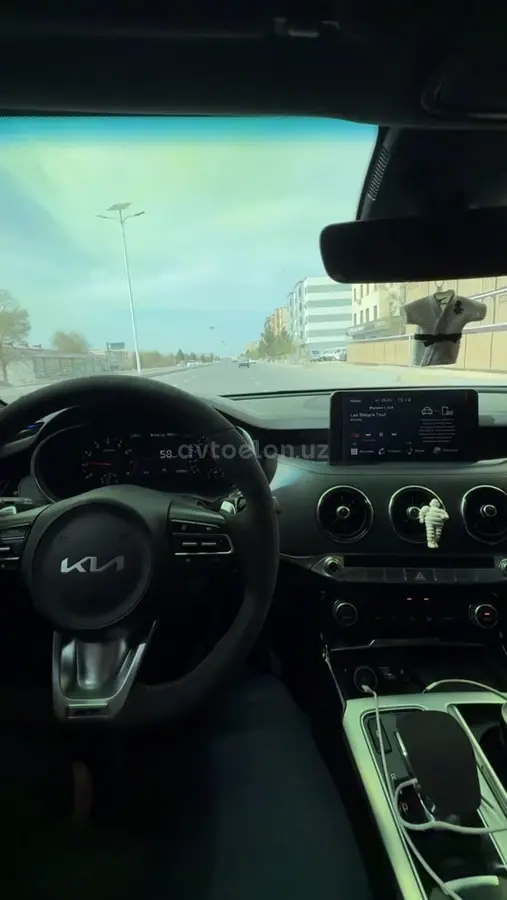 Kia Stinger — 5