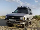 Мокрый асфальт Chevrolet Blazer 1996 года, КПП Автомат, в Ургенч за 10 000 y.e. id6030441, Фото №1